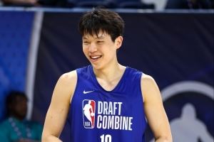 青岛日报：无缘NBA选秀“小绿屋”意料之中，杨瀚森签位基本确定